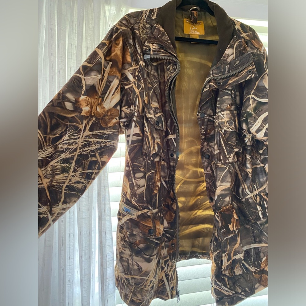 Ducks Unlimited Men’s camo jacket - Large